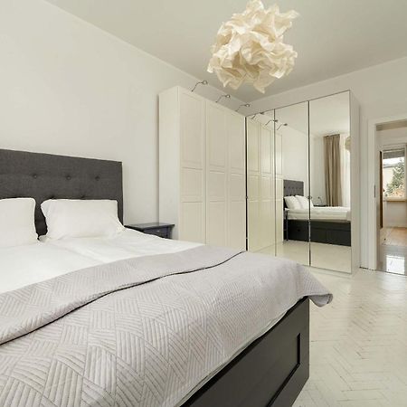 Pawlowa Stylish Apartment With Balcony & Home Office Wroclaw By Noclegi Renters Eksteriør billede